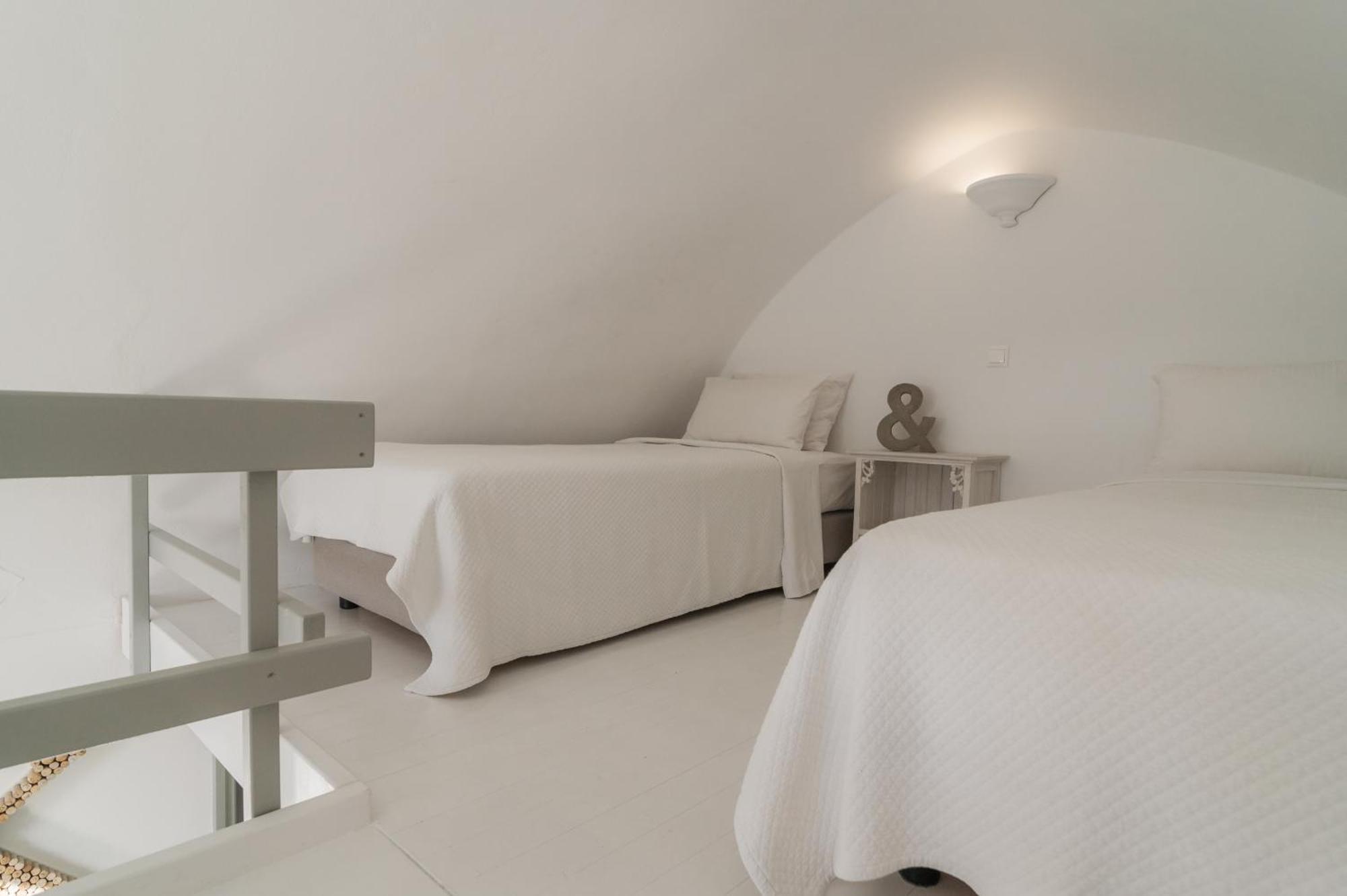 Kampanario Luxury Villa Мегалохори Екстериор снимка